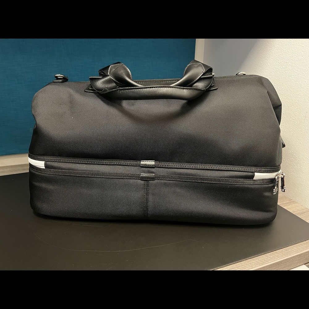 Lexus Tumi duffel bag - Picture 3 of 5